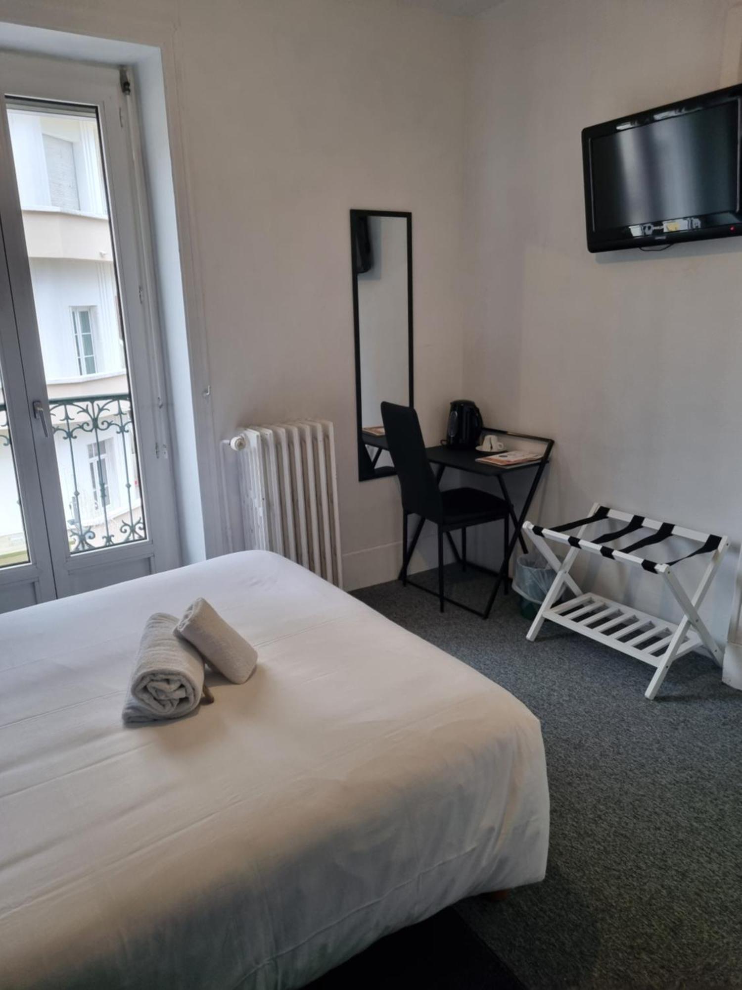 Hotel & Restaurant Le Patio Vichy Zewnętrze zdjęcie